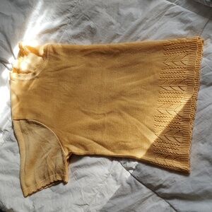 Sunny yellow short sleeved sweater detailed